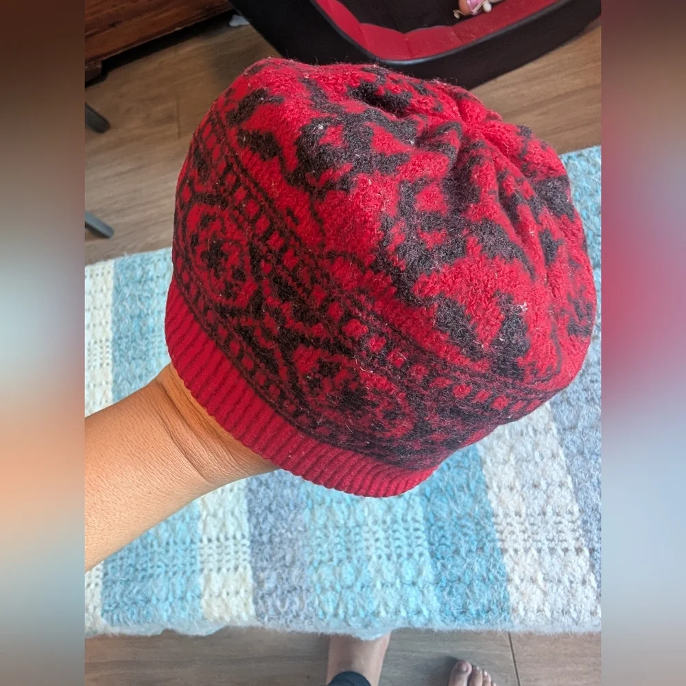 Anne Klein II Aris Vibrant Red‎ Knit Hat Wool/Acrylic Blend